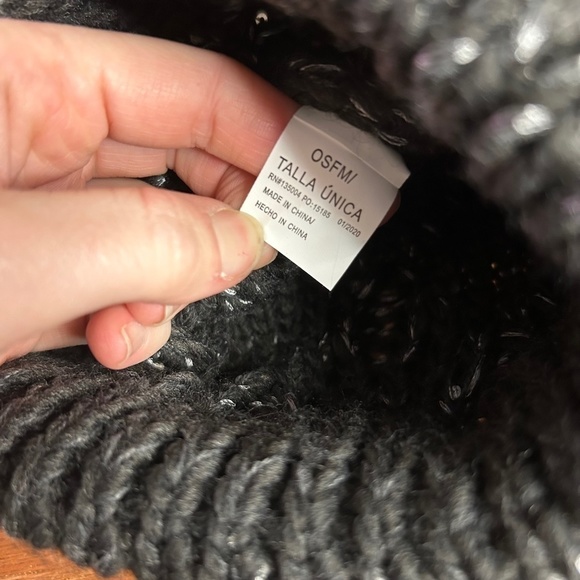 Grand Sierra Ladies One Size Fits Most New With Tags Gray Pom Pom Beanie (1351) - Picture 4 of 5
